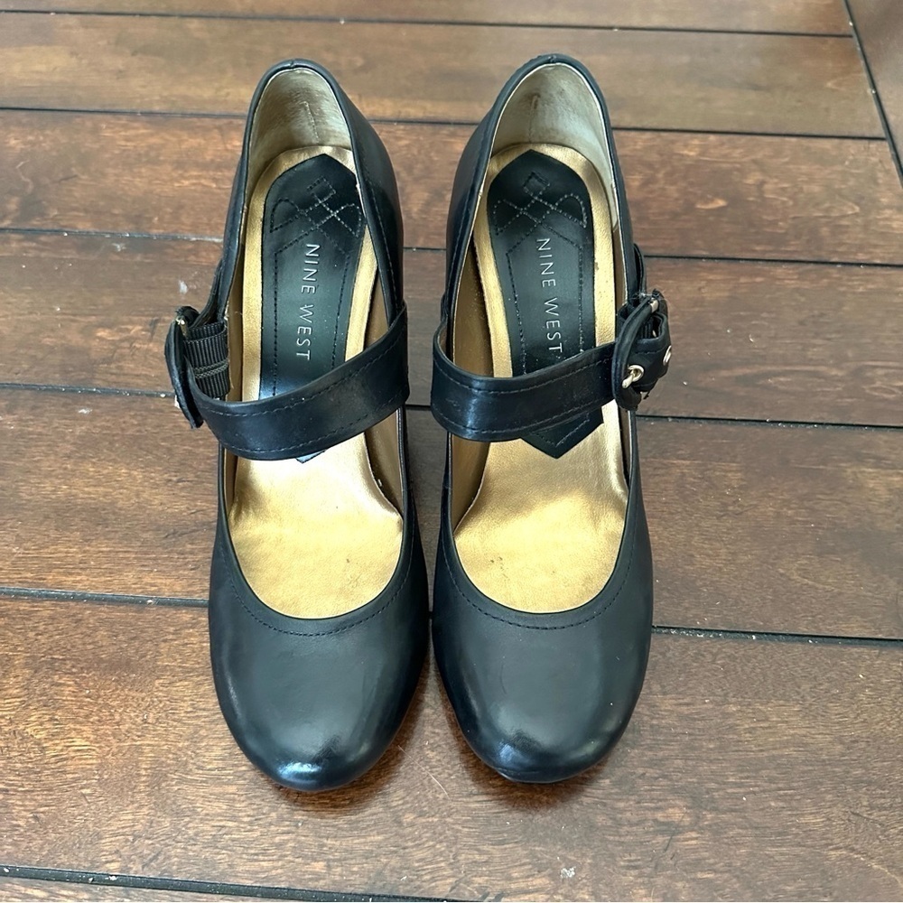 NINE WEST Black Mary Jane Leather Pumps - Size 7.5M